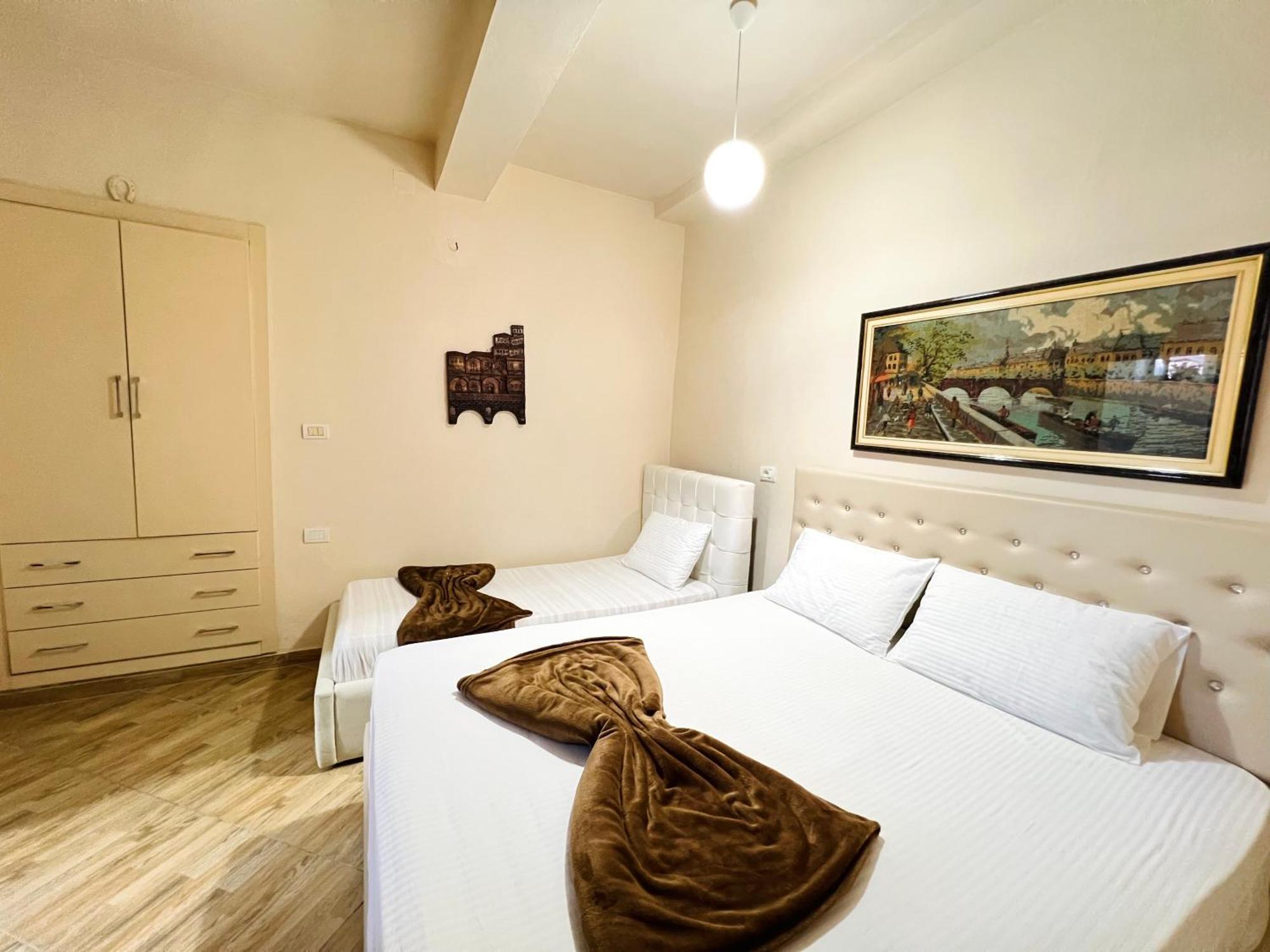 Villa Ensalv Berat - Apartment - Room - Penthouse Экстерьер фото